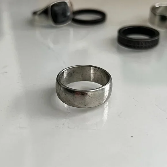 Assorted Men's Rings Size Medium / Size 9 - Picture 6 of 15